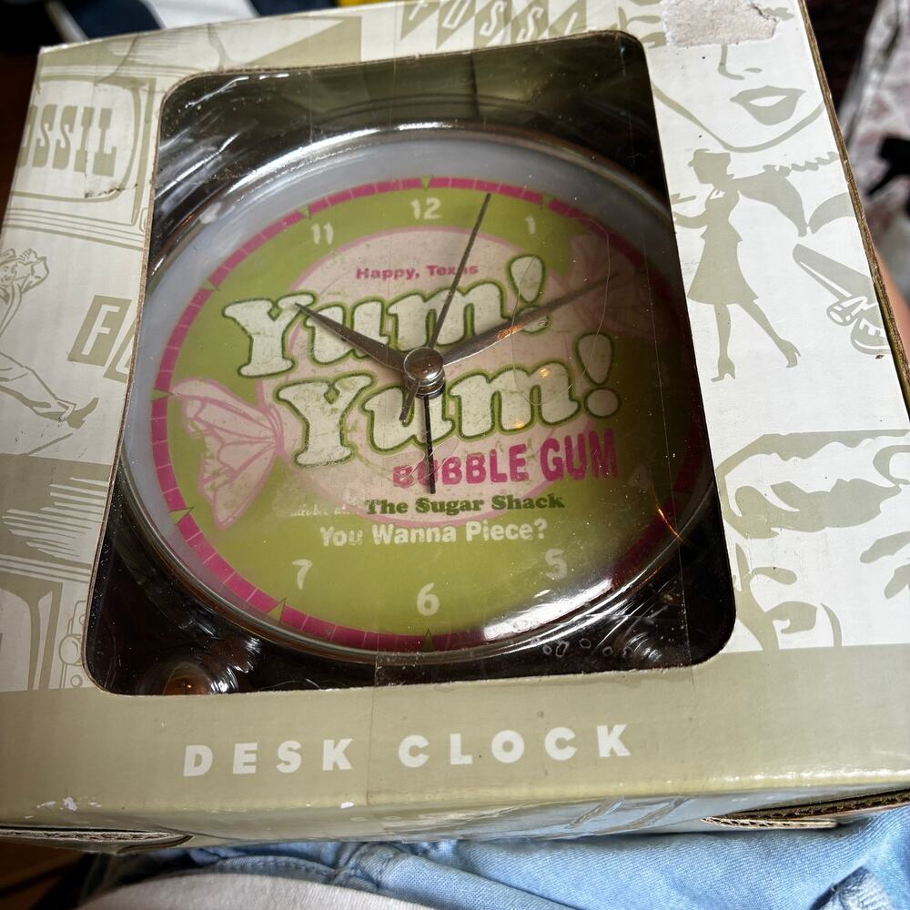 Fossil Yum Yum Bubble Gum Desk Clock Happy Texas Sugar Shack New in Box